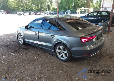 2018 Audi A3 2.0T Premium/2.0T Tech Premium из США, поврежденный, VIN WAUAUGFF1J1076378